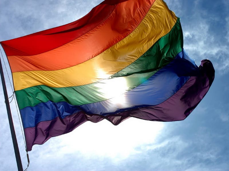 POVODOM 17. MAJA, MEĐUNARODNOG DANA PROTIV HOMOFOBIJE I TRANSFOBIJE: LGBT OSOBE TEŽE DA OSTVARE SVOJA PRAVA