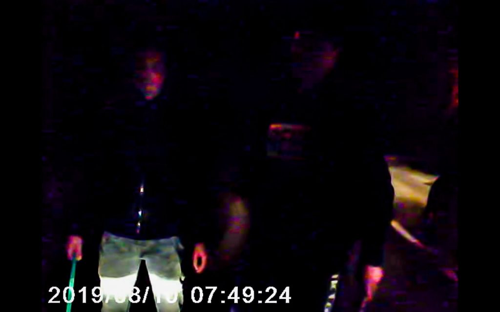 Subotica: Grupa meštana preti šipkama i psuje taksiste koji prevoze migrante