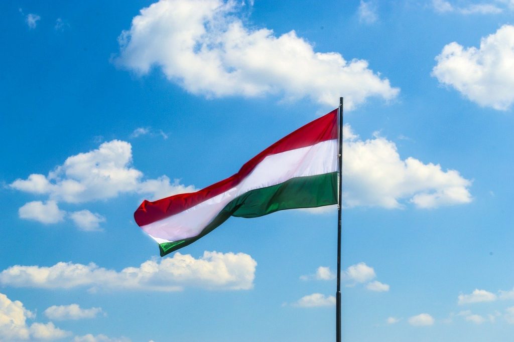 Zatvorena birališta u Mađarskoj, izlaznost do 18.30 – 67,8 odsto