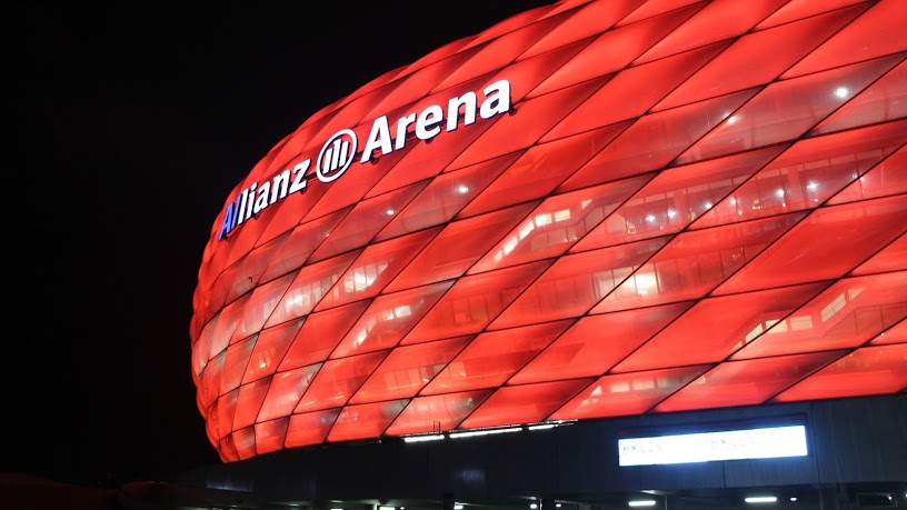 Minhenska Alijanc arena LGBT bojama šalje poruku Viktoru Orbanu