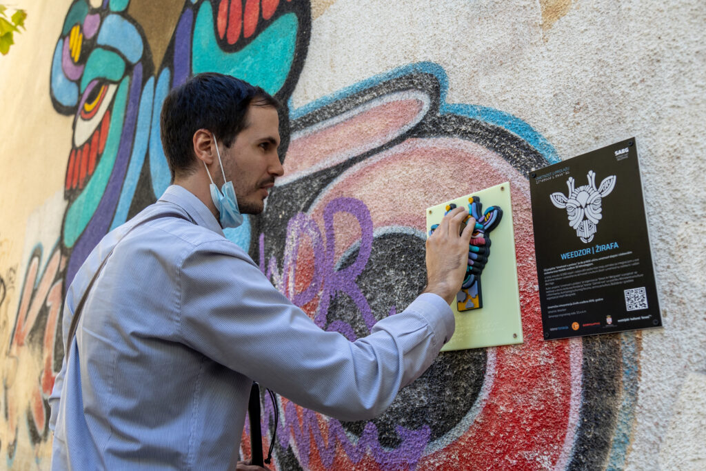 Umetnost u prolazu: Prvi 3D murali u Srbiji za slepe i slabovide osobe postavljeni u Beogradu