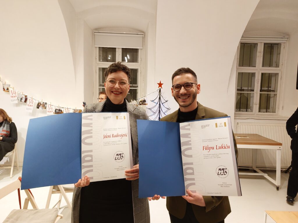 Jelena Radivojević (KRIK) i Filip Lukić (N1) dobitnici Godišnje nagrade „Marina Kovačev“ Novosadske novinarske škole