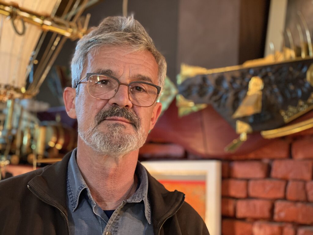 Subotički umetnik Zoltan Horvat: Moj san je da izradim klavir od mesinga u prirodnoj veličini (FOTO)