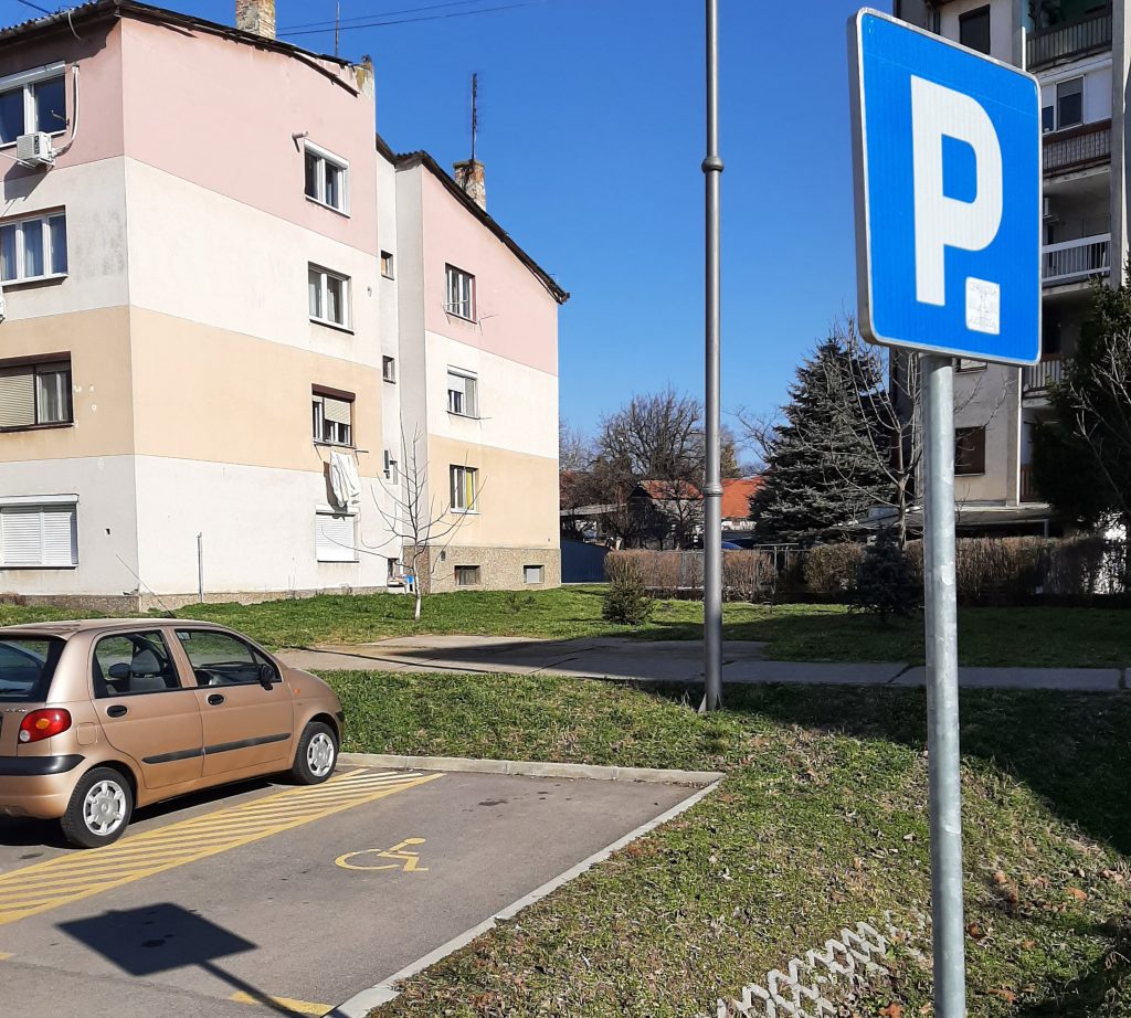 Izdavanje povlašćenih parking-karata za osobe sa invaliditetom omogućeno i u Bačkoj Topoli: Dostupnija usluga – veliko olakšanje