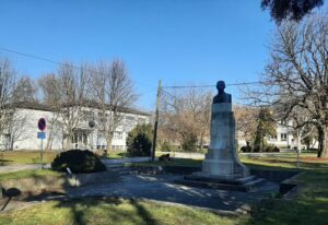 Dom zdravlja "Dr Hadži Janoš"