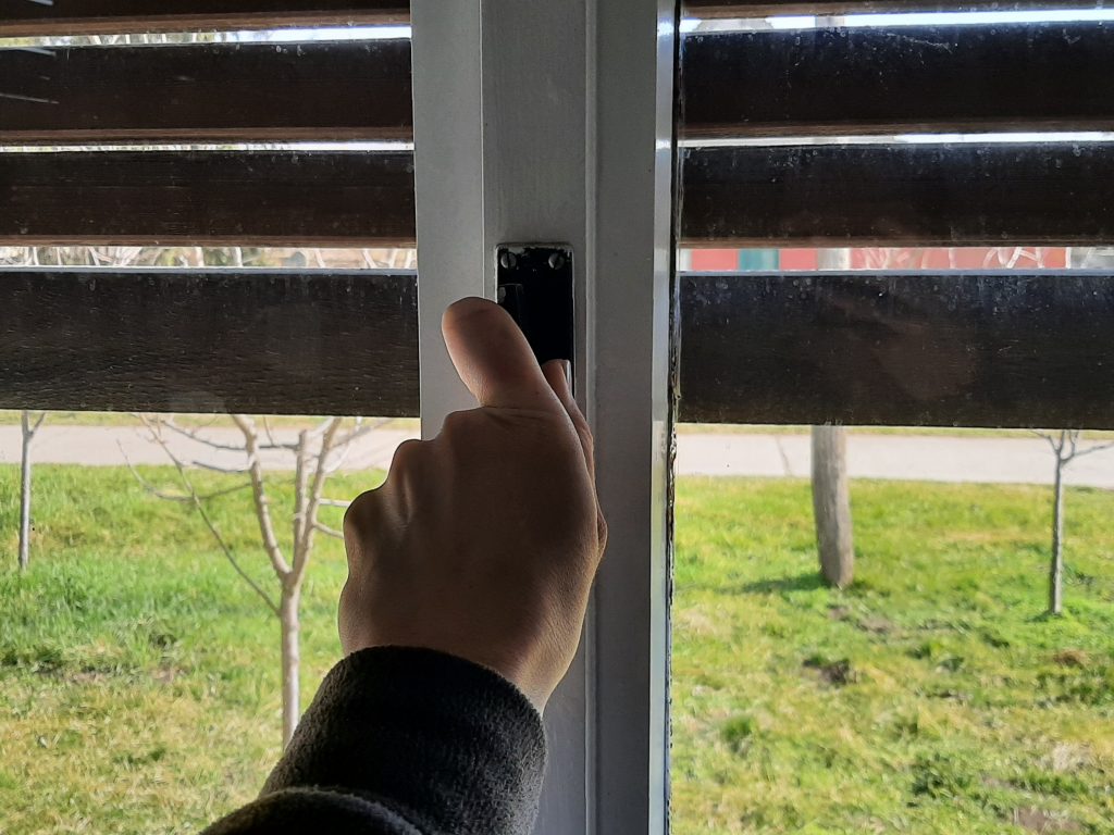 Građani u iščekivanju podrške za poboljšanje energetske efikasnosti svojih domova: Prozori i vrata stari više decenija vape za zamenom