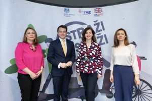 Svetlana Radosavljević Trag fondacija Tomas Rajt šef programskog Fonda za dobru upravu Britanske ambasade Biljana Dakić Đorđević Trag fondacija Nataša Radović Britanska ambasada