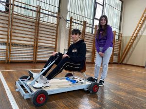 elektricni automobil tavankut