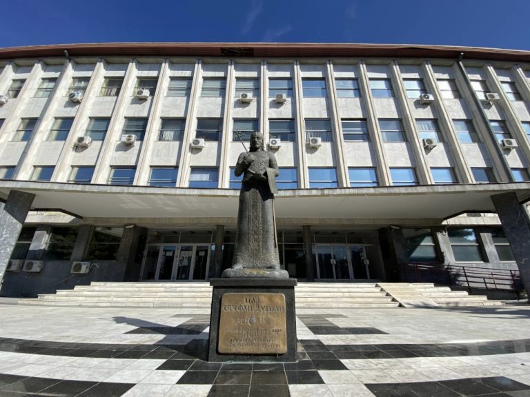 Subotički studenti osudili paljenje automobila tužiteljke: „Nasilju nema mesta u našem društvu“