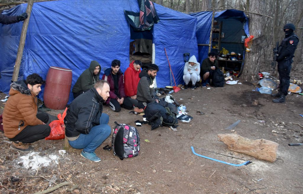 Policijska uprava Subotica: Deportovano 180 migranata iz 10 improvizovanih kampova u prihvatne centre