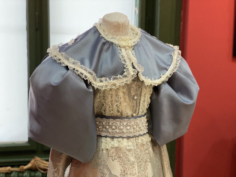 Gradski muzej Subotica: Otvaranje gostujuće izložbe “Promene u modi” Kišceli muzeja u sredu, 25. marta