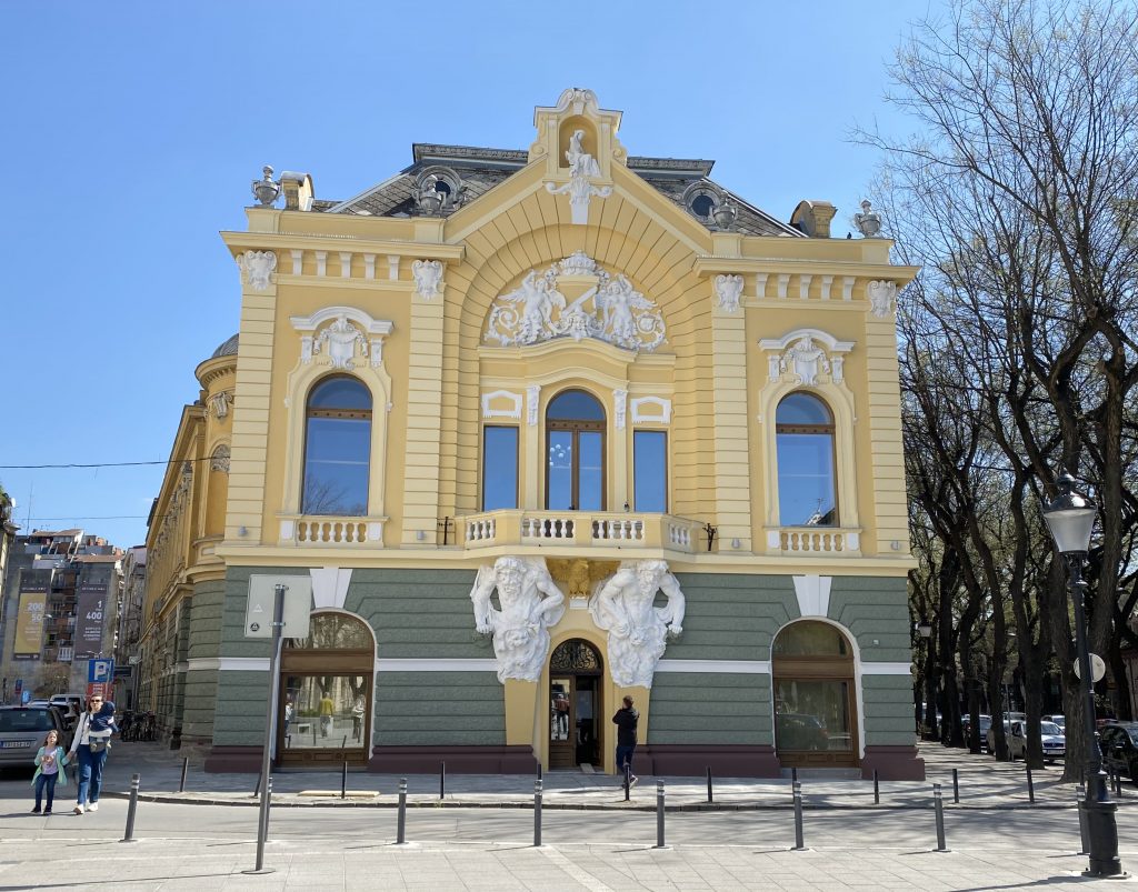 Obnovljena glavna fasada Gradske biblioteke Subotica: U planu nastavak radova na zgradi
