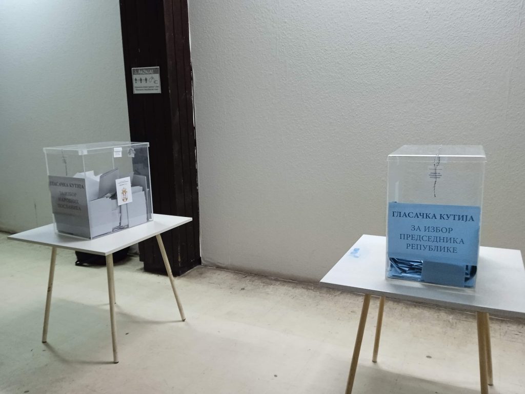 Zatvorena birališta, u Subotici je danas glasalo ukupno 52,5 odsto birača