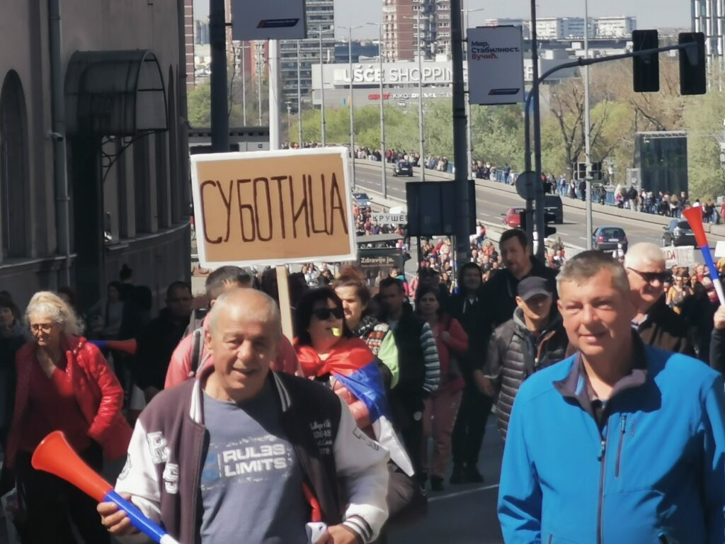 Pijačari iz cele Srbije protestuju u Beogradu: “Nećemo kase”