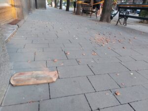 Gradska kuca otpadaju delovi