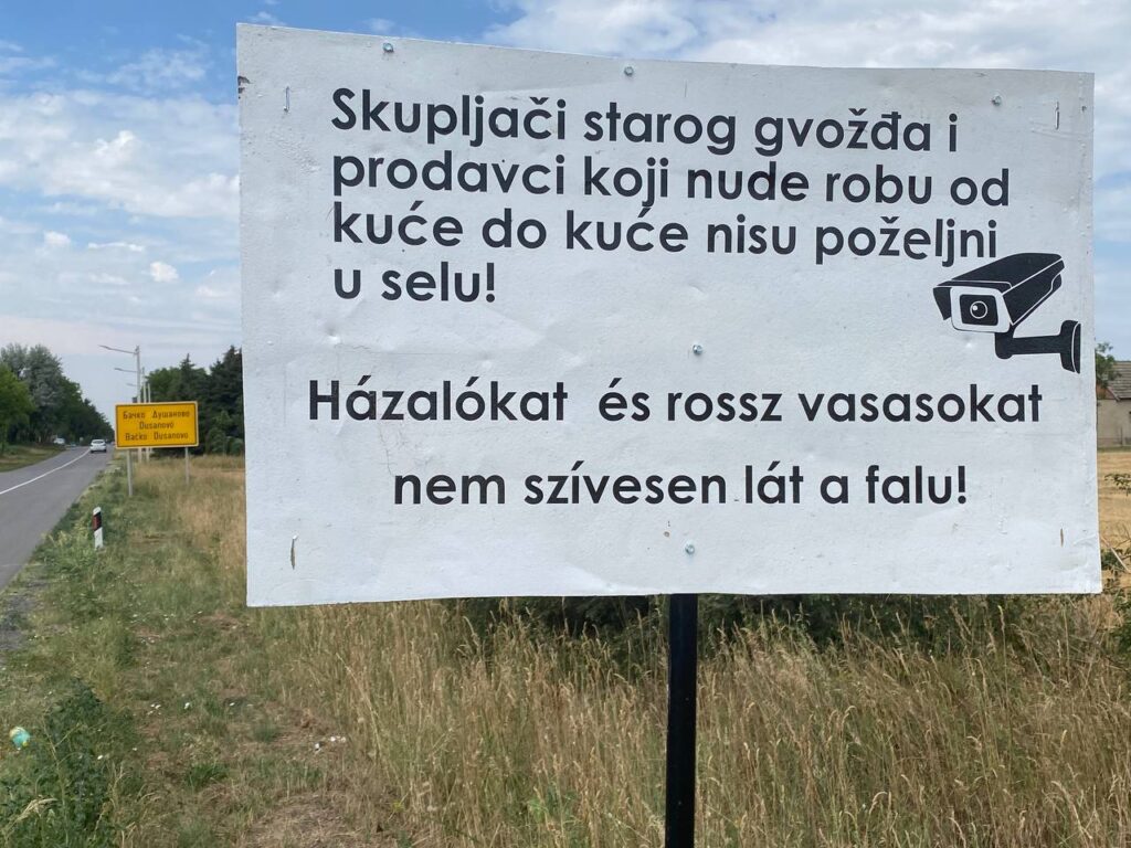 Čantavir i Bačko Dušanovo: Ponovo postavljene table „dobrodošlice“ sakupljačima starog gvožđa i prodavcima