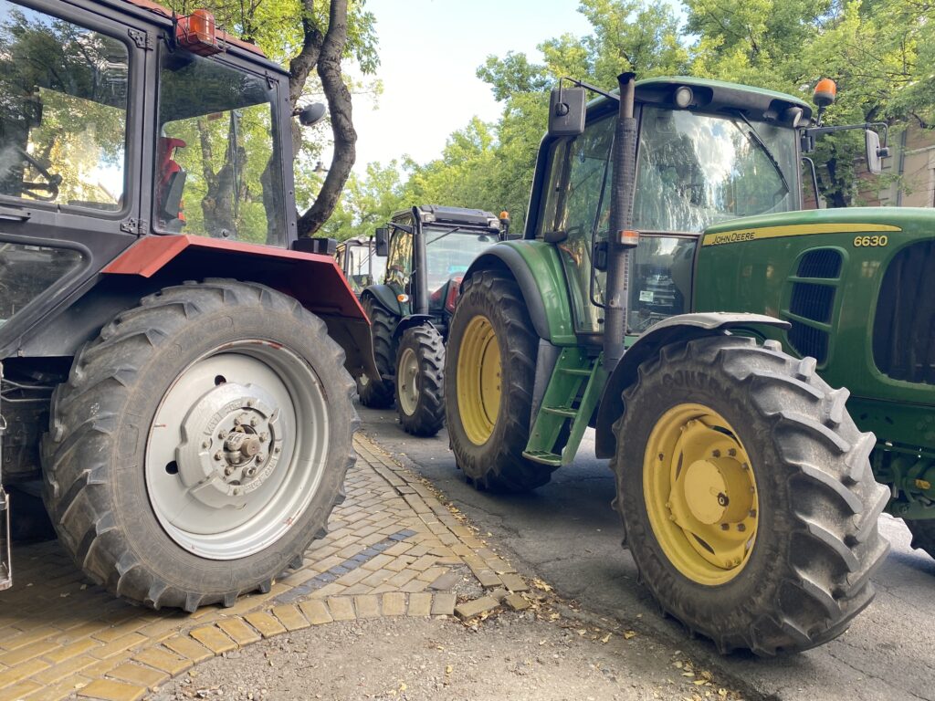 U protestnoj vožnji u gradu biće 90 traktora: Paori i dalje traže od gradonačelnika da ih sve primi na razgovor (VIDEO)