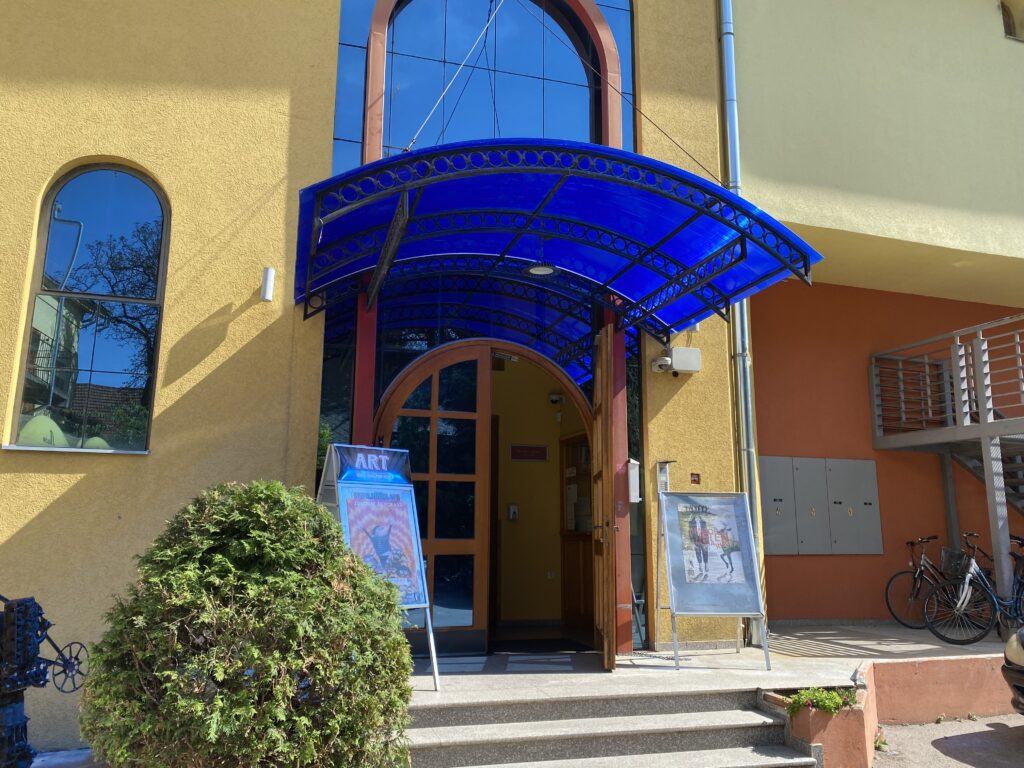 Uoči početka nove 2022/23. sezone, Pozorište “Deže Kostolanji” uvodi novinu: Omogućena onlajn kupovina karata