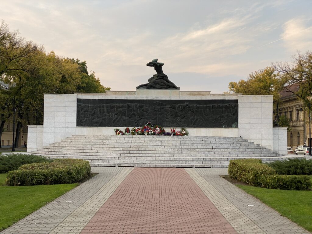 Pokret za preokret Subotica: Pronaći počinioce skrnavljenja spomenika žrtvama fašizma