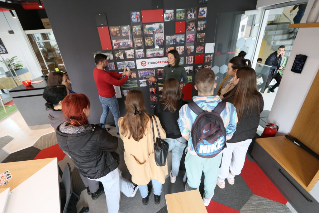 “Otvorena IT vrata” će u petak, 15. decembra, ugostiti oko 450 učenika srednjih škola iz okruženja