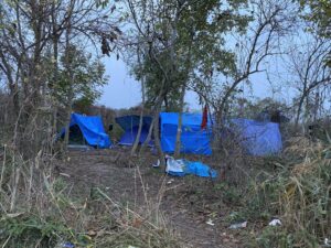 migranti-subotica-satori-oko-prihvatnog-centra-koji-su-pocisceni3-1024x768