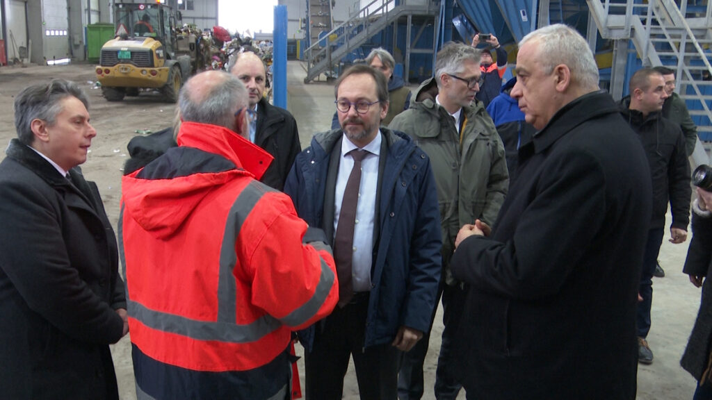 Subotica: Ambasadori zemalja EU posetili Regionalnu deponiju i učestvovali u podeli ključeva stanova za izbeglice