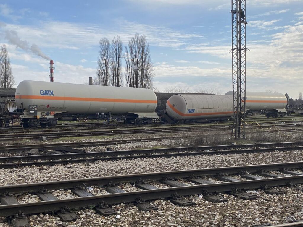 Subotica: Iskliznula tri vagona cisterne sa propanom, nema opasnosti po zdravlje ljudi