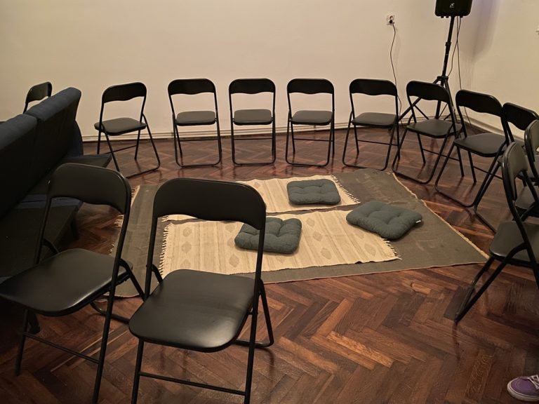 Večeras nova agora kod “Klare i Rose”: O metafizici i politici