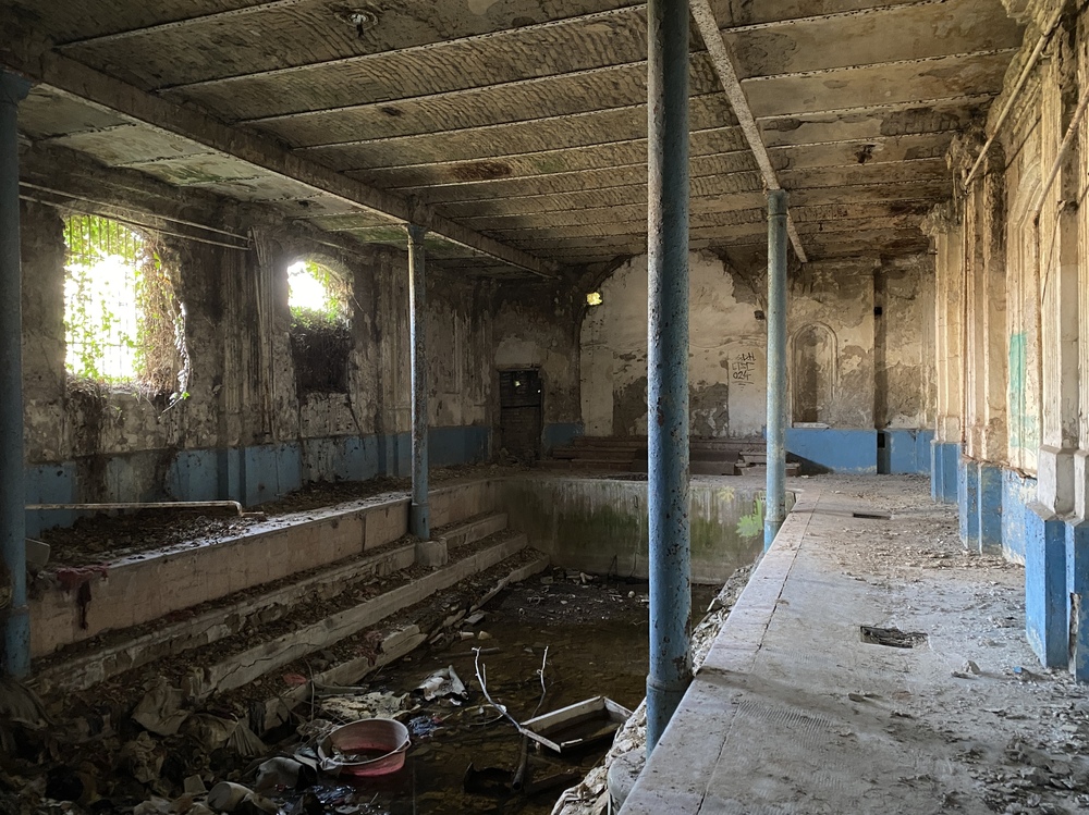 Ostaci subotičkog „Crnog kupatila“ pretvoreni u smetlište: Niko za 50 godina nije bio „nadležan“ za ovaj prostor (FOTO)
