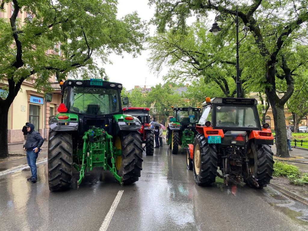 Poljoprivrednici najavili proteste u ponedeljak u celoj Srbiji: Blokada puta u naselju Stari Žednik u Subotici