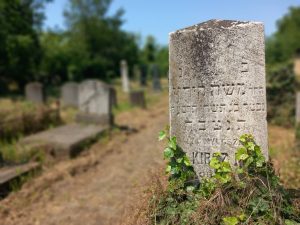 Jevrejko groblje Bačka Topola memento