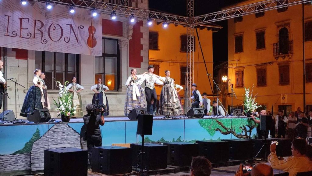 HKC „Bunjevačko kolo“ iz Subotice pobednik Međunarodnog festivala folklora „Leron“ u Istri