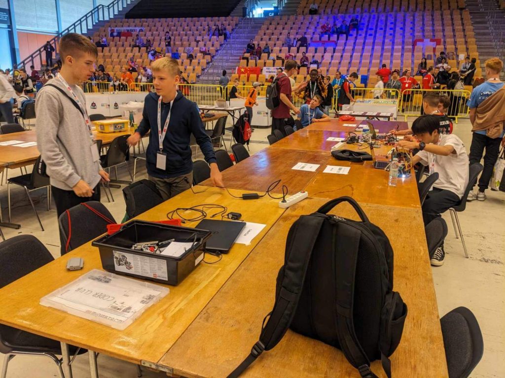Ekipa iz Bajše druga na svetskom prvenstvu u robotici, juniori bačkotopolskog Coder Club-a sedamnaesti