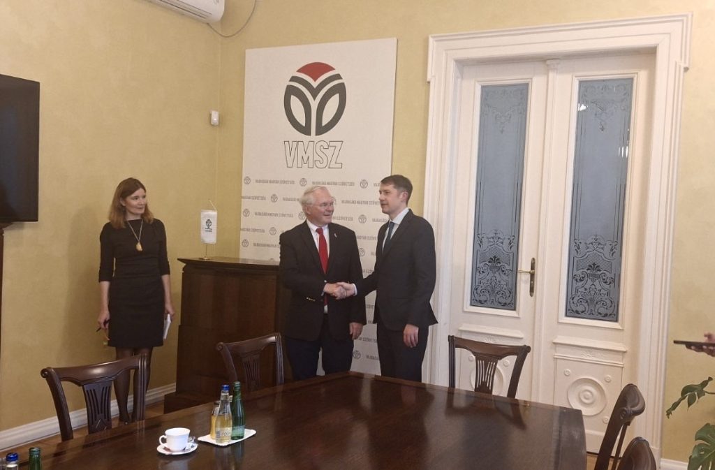 Američki ambasador u poseti SVM-u: Saradnja Srbije i Mađarske je primer i drugim manjinskim zajednicama