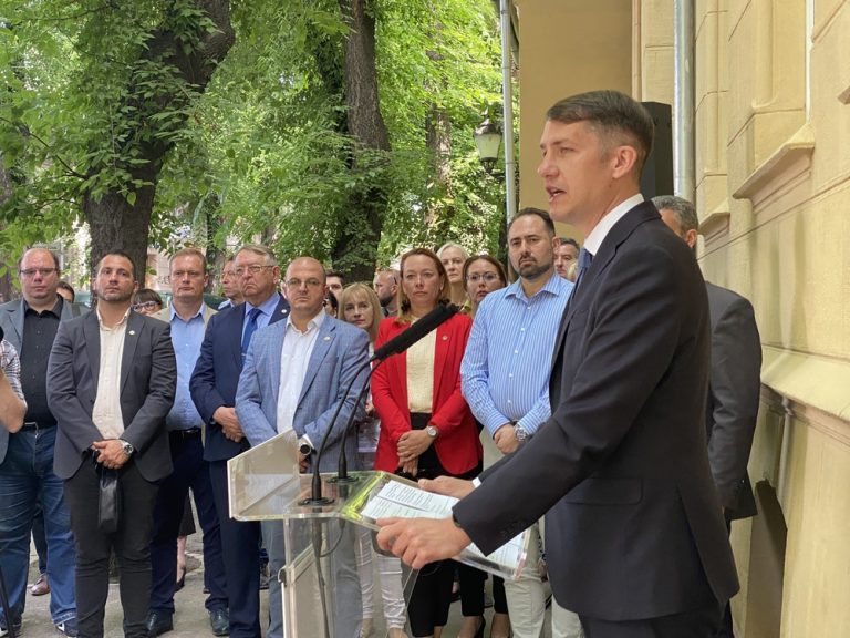 Pastor: SVM u koaliciji sa SNS i SRS na izborima u Kuli, Šešelj danas „bezubo morsko prase“