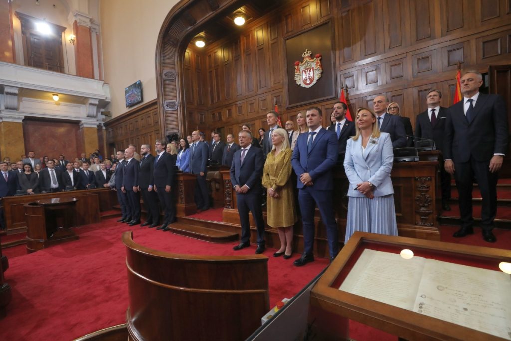 Izabrana nova Vlada Srbije, članovi položili zakletvu u parlamentu