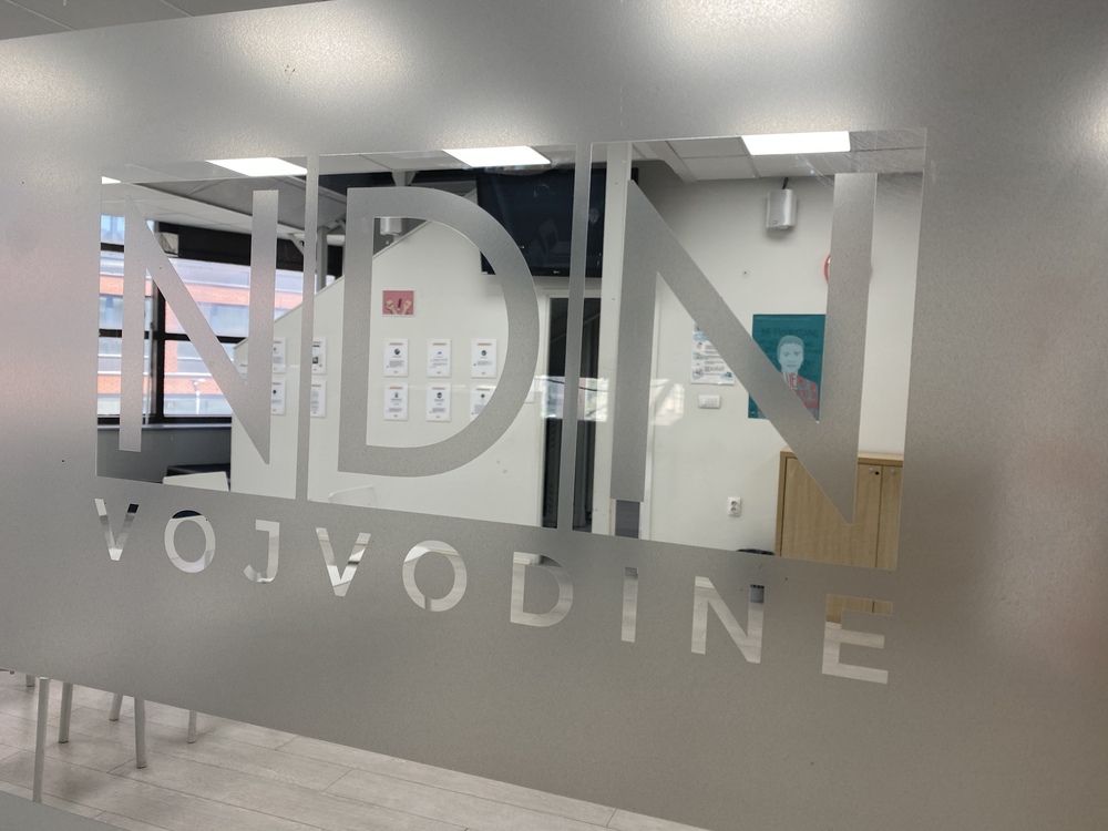 NDNV danas obeležava 36 godina borbe za novinarstvo: Kad se novinari brane šlemovima, otpor nasilju je ljudska dužnost