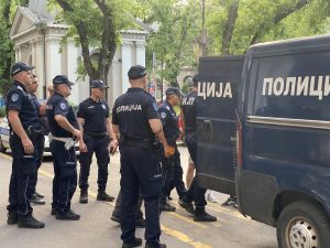 privodjenje policija protest