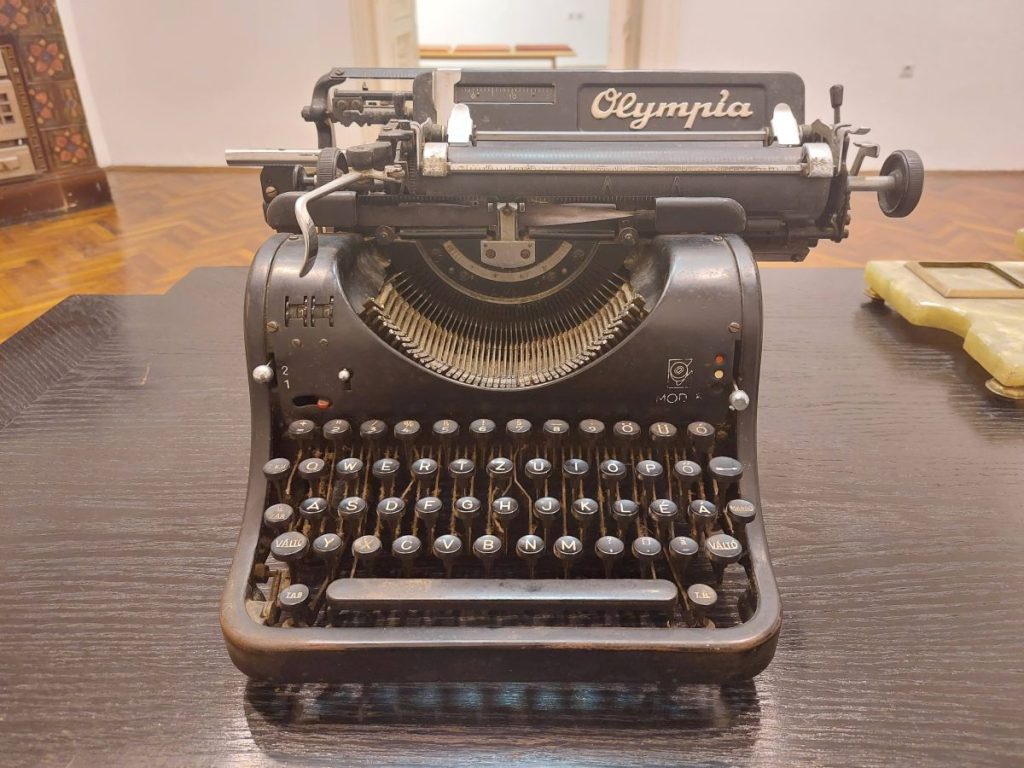 Mirana Dmitrović: Oči