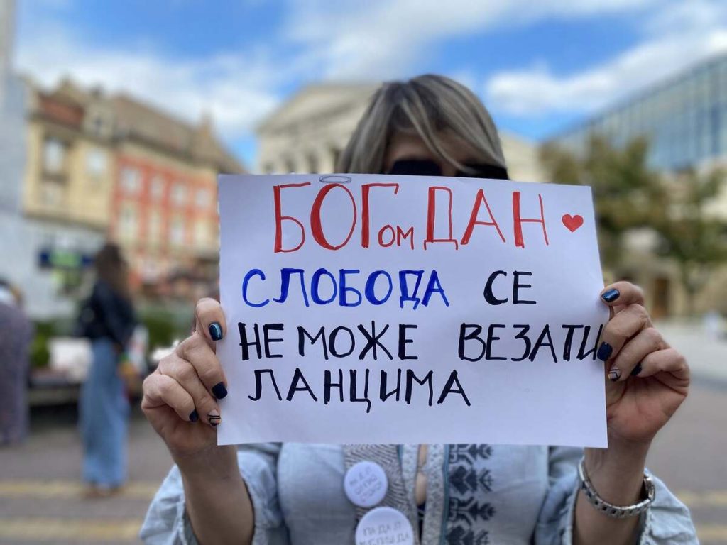Protest podrške studentu Bogdanu Jovičiću i u Subotici: „Sloboda se ne može vezati lancima“ (FOTO)