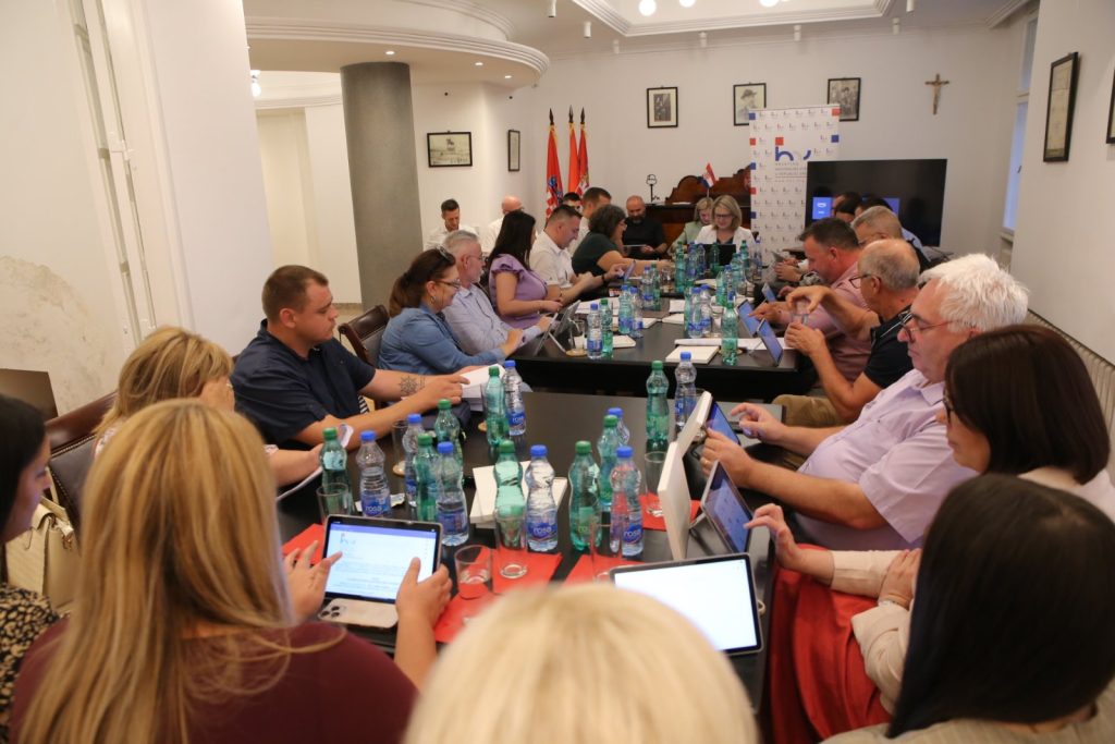 U Beogradu održana 65. sednica Hrvatskog nacionalnog veća – po prvi put u prostoru Fondacije “Antun Gustav Matoš”