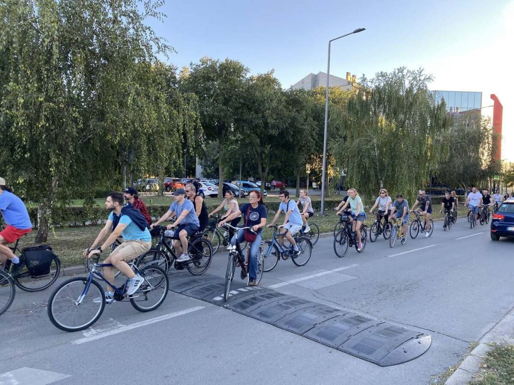 Studenti u blokadi i građani u protestnoj vožnji na dva točka od centra grada do Prozivke (FOTO, VIDEO)