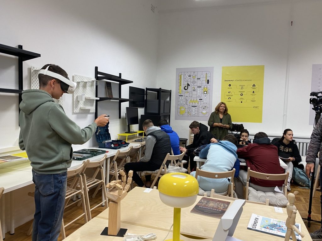 Inovativnost iz školske klupe: Otvoren „Mejkers lab“ u Gimnaziji „Svetozar Marković“ u Subotici (FOTO)