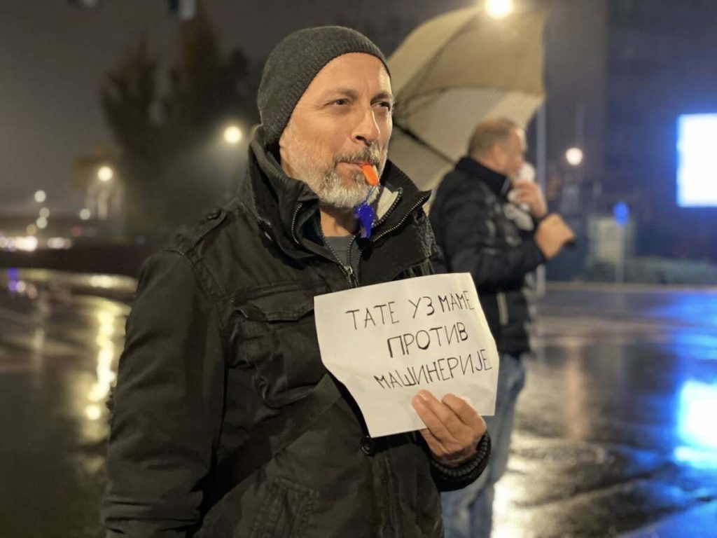 Grupa Subotičana sedmi dan blokirala saobraćaj u centru grada u znak podrške Dijani Hrki (FOTO)