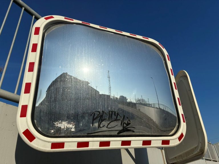 Izlaz sa Železničke stanice Bačka Topola „kao ruski rulet“: Vozači, oprez (!) dok se ne nađe rešenje problema