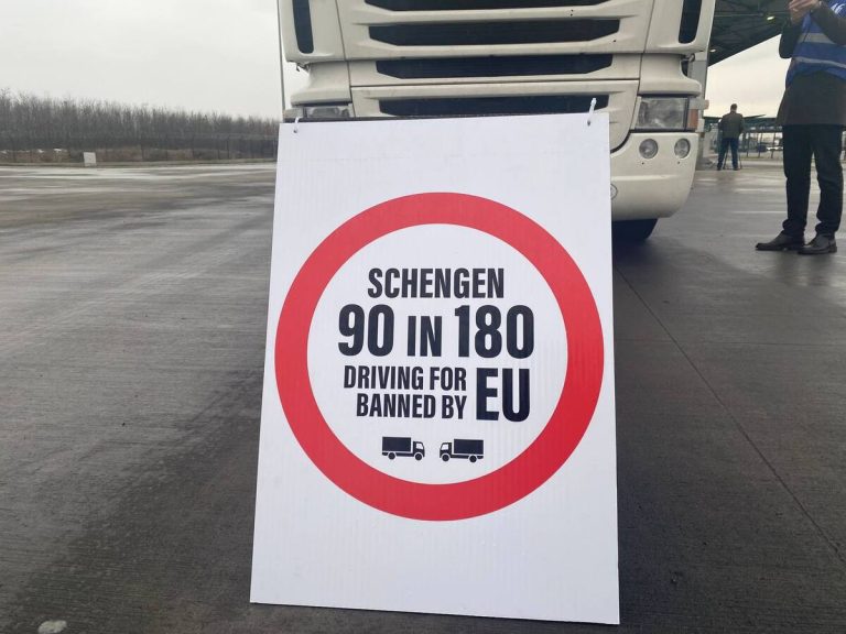 Udruženja transportera Balkana nastavila blokadu graničnih prelaza, danas očekuju rešenje EU