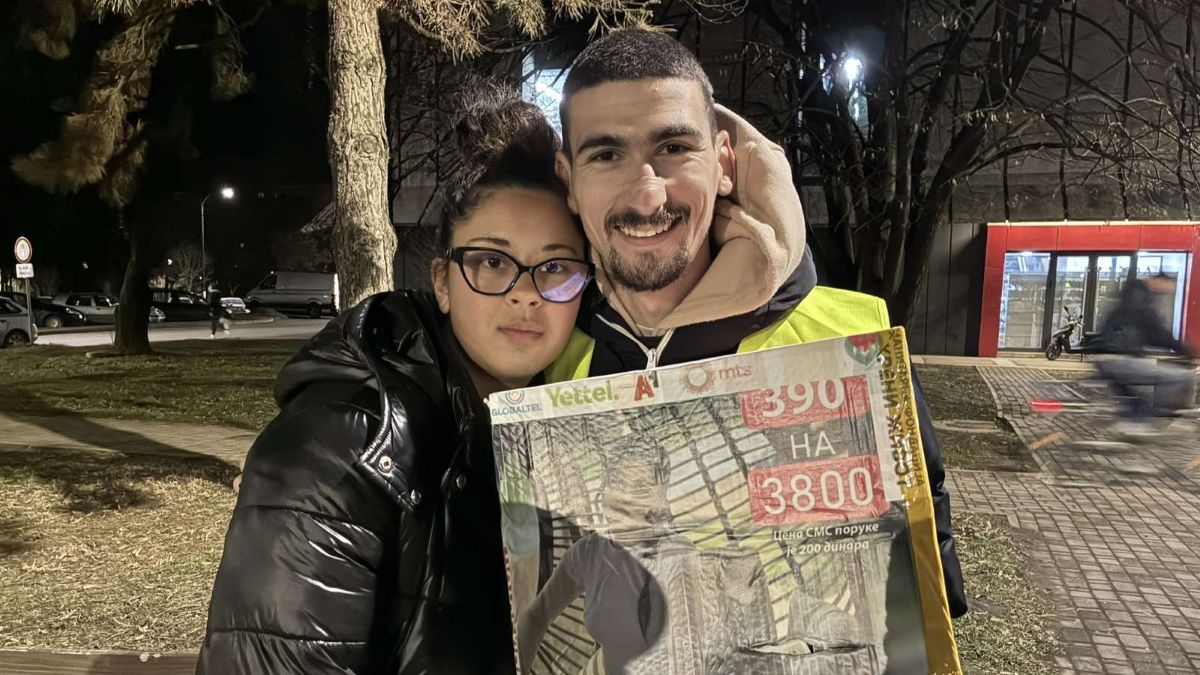 Aleksandar Jovanov, humanista na drumu: Lečenje dece SMS porukama je naša surova realnost