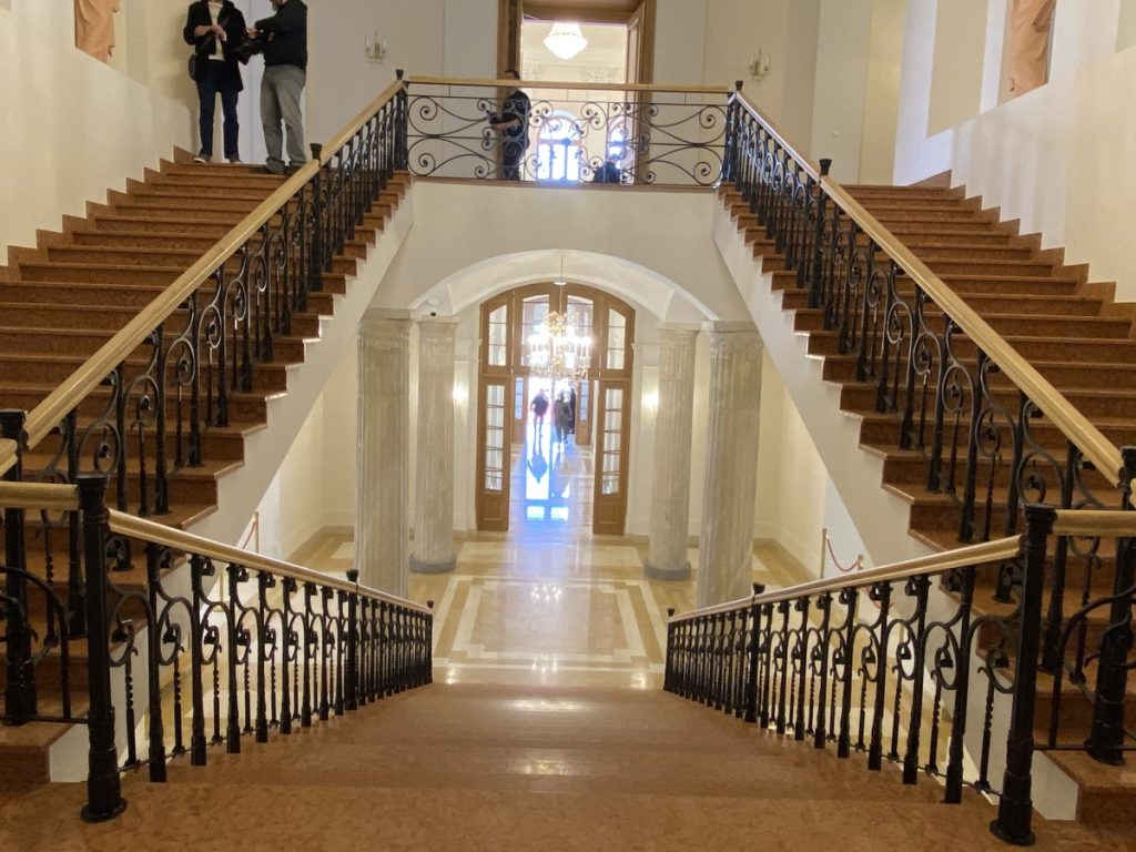 Nakon skoro dve decenije, u Subotici otvorena rekonstruisana zgrada Narodnog pozorišta