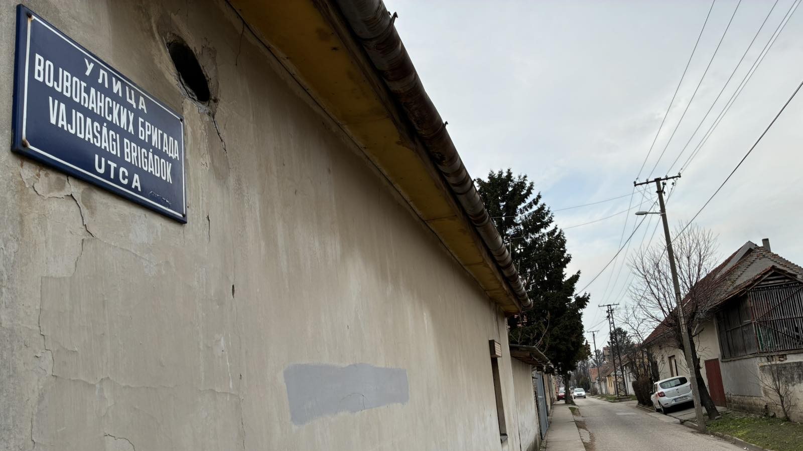 Stanovnici Vojvođanskih brigada u Bačkoj Topoli: Nekad mirna ulica postala je auto-put, a saobraćajna regulacija ostala lista