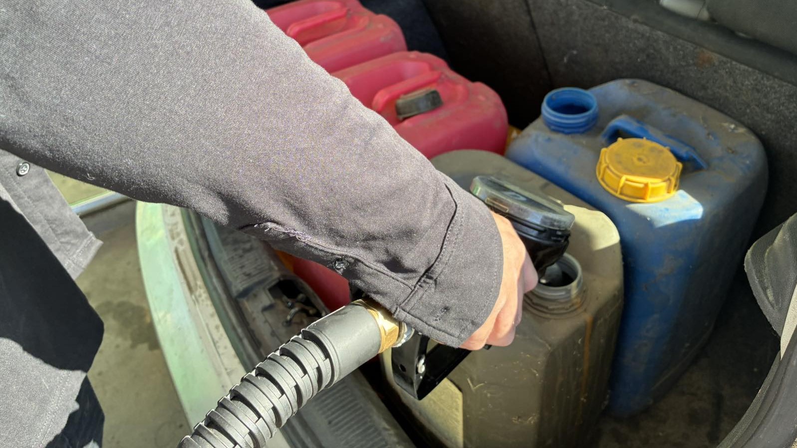 Vlada Srbije produžila odluku o zabrani izvoza nafte i naftnih derivata do 2. aprila